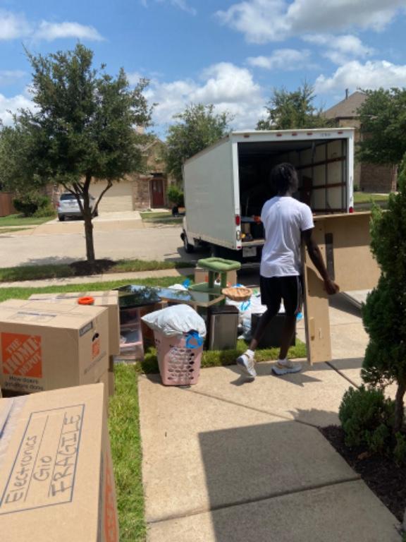 Moving / junk removal in Dallas - Image 2