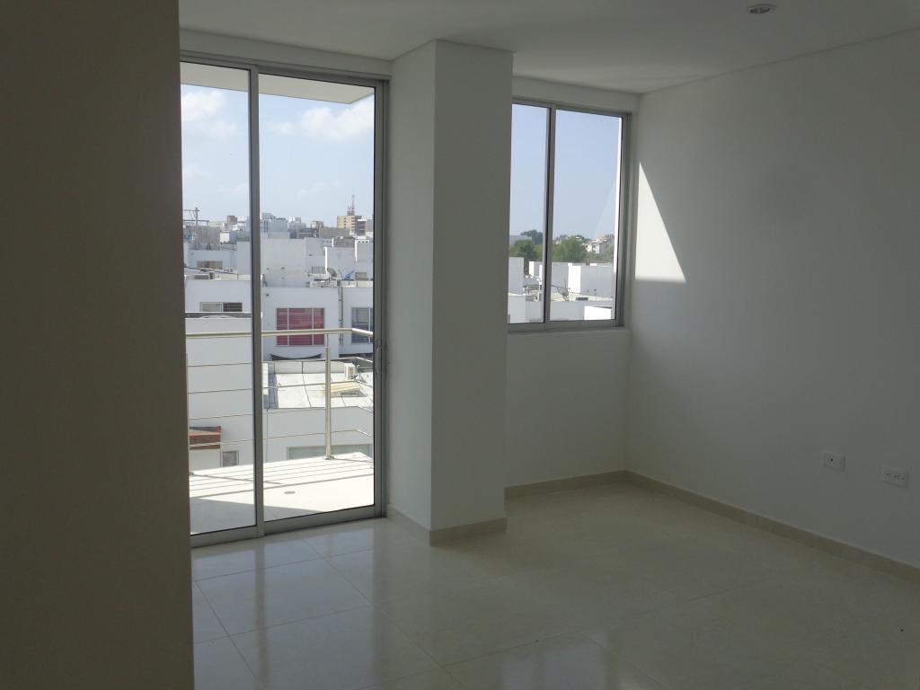 VENDO OFICINA EN AVENIDA TAMANACO EL ROSAL, ECONOMICA en Caraballeda - Imagen 1