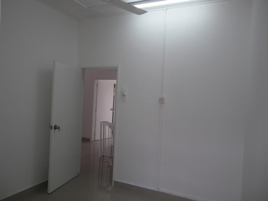 Selangor Taman Puchong Prima 2-sty Intermediate House For Rent in Puchong New Village - Image 5