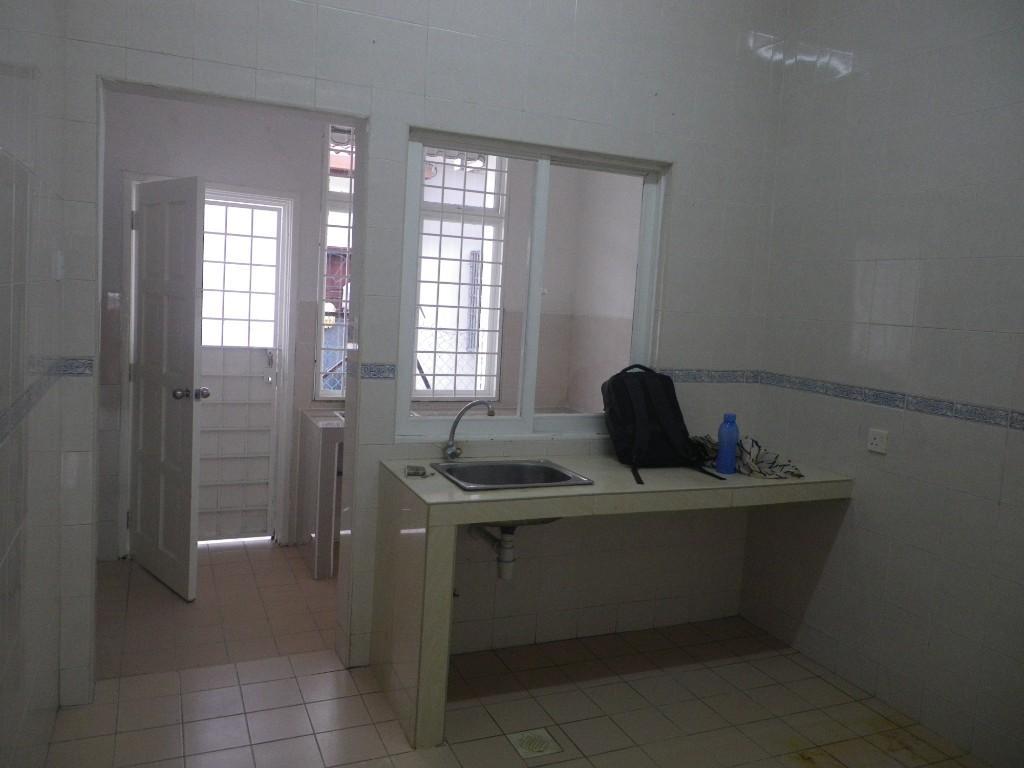 Selangor Taman Puchong Prima 2-sty Intermediate House For Rent in Puchong New Village - Image 14