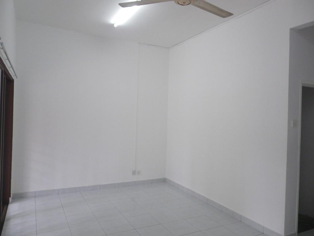 Selangor Taman Puchong Prima 2-sty Intermediate House For Rent in Puchong New Village - Image 15