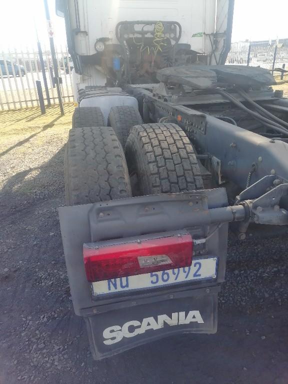 Scania R500 white horse in Kempton Park - Image 4