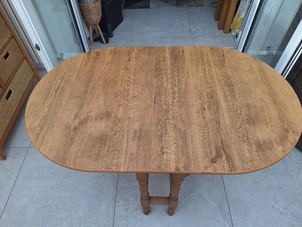 Small extendable table in Celbridge - Image 3