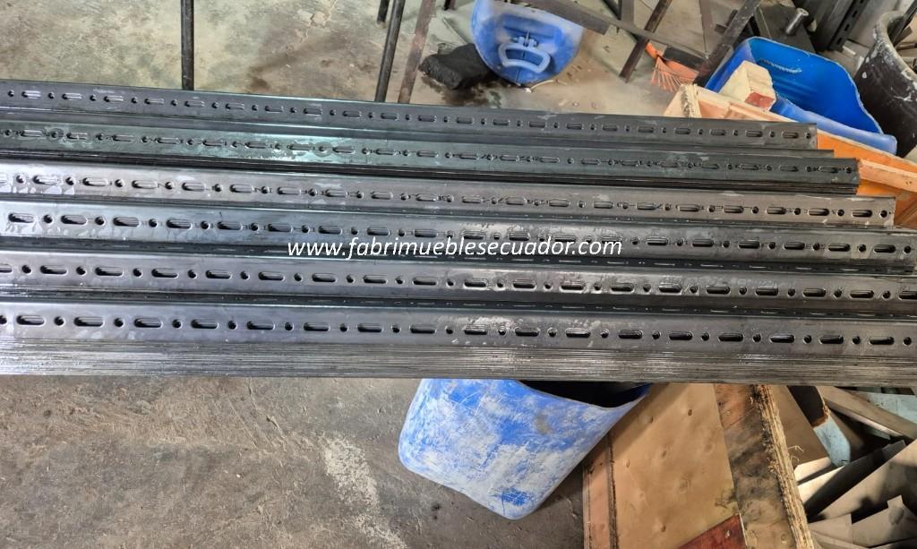 ANGULOS PERFORADOS/PERFORADO PARA ESTANTERIA - SOMO FABRICANTES en Cayambe - Imagen 5