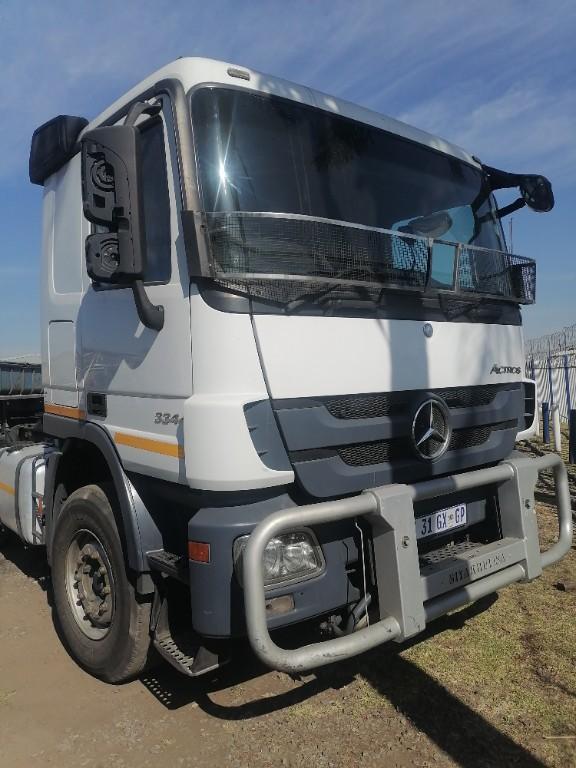 Mercedes Benz ACTROS HORSE-WHITE in Kempton Park - Image 1