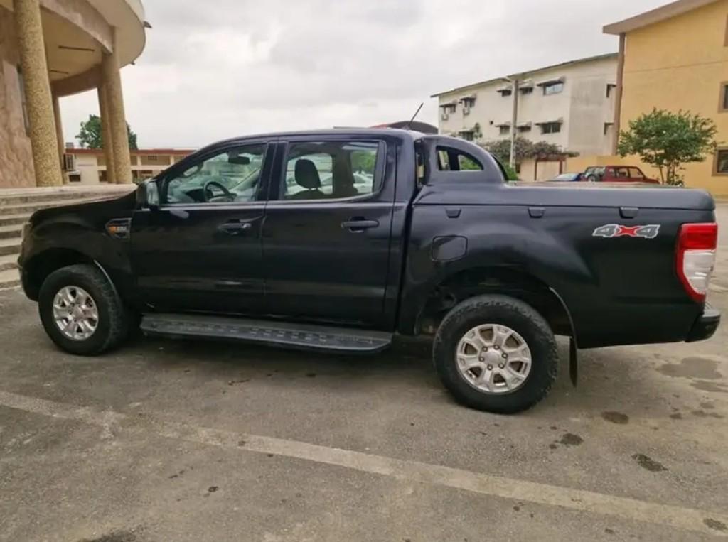 Ford Ranger 4WD, année 2021 à Abidjan - Photo 2