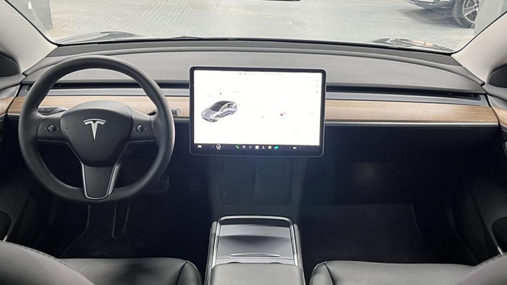 Tesla Model 3 Gran Autonomía 4WD en Barcelona - Imagen 4