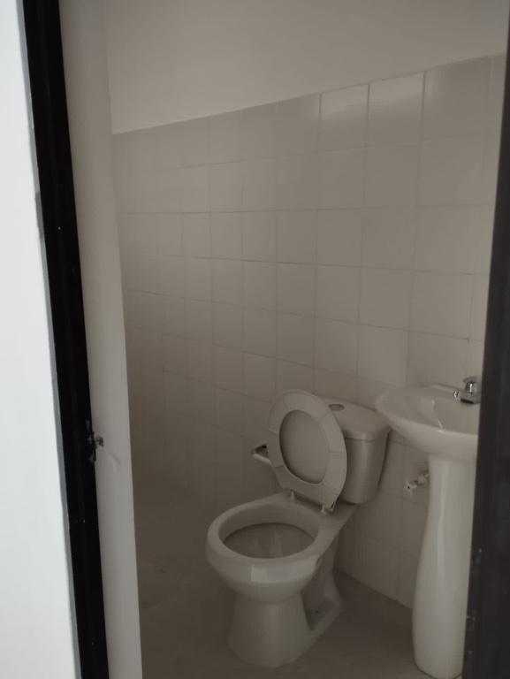 LOCAL COMERCIAL ILUMIDADO en La Estrella - Imagen 8