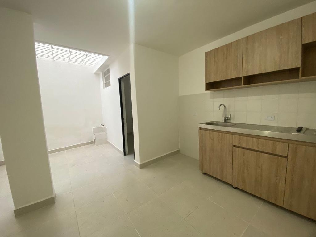 LOCAL COMERCIAL ILUMIDADO en La Estrella - Imagen 3