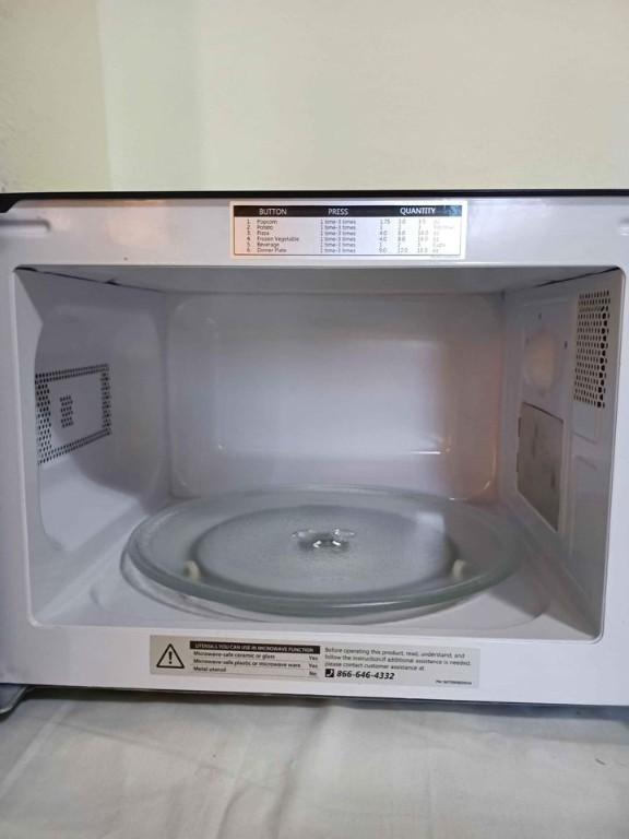 Microondas negro marca COMFEE en Santiago - Imagen 4