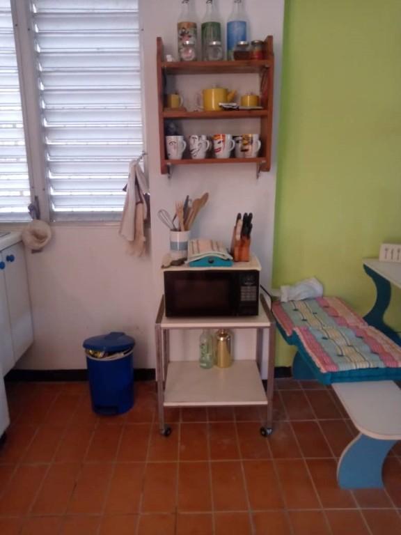 APARTAMENTO DE PLAYA, CONDOMINIO LAS MERCEDES,PAPARO. en Venezuela - Imagen 4