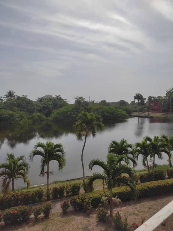 APARTAMENTO DE PLAYA, CONDOMINIO LAS MERCEDES,PAPARO. en Venezuela - Imagen 13