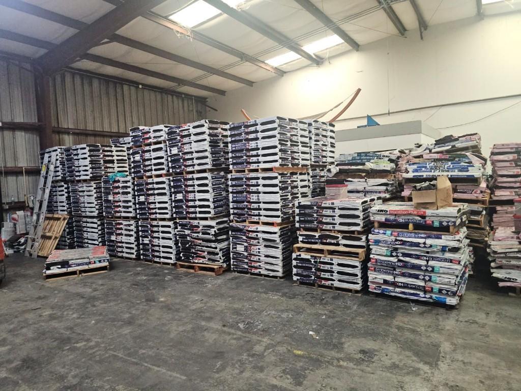 BROTHERS ROOFING SUPPLYS AND MORE LLC en Town 'n' Country - Imagen 15