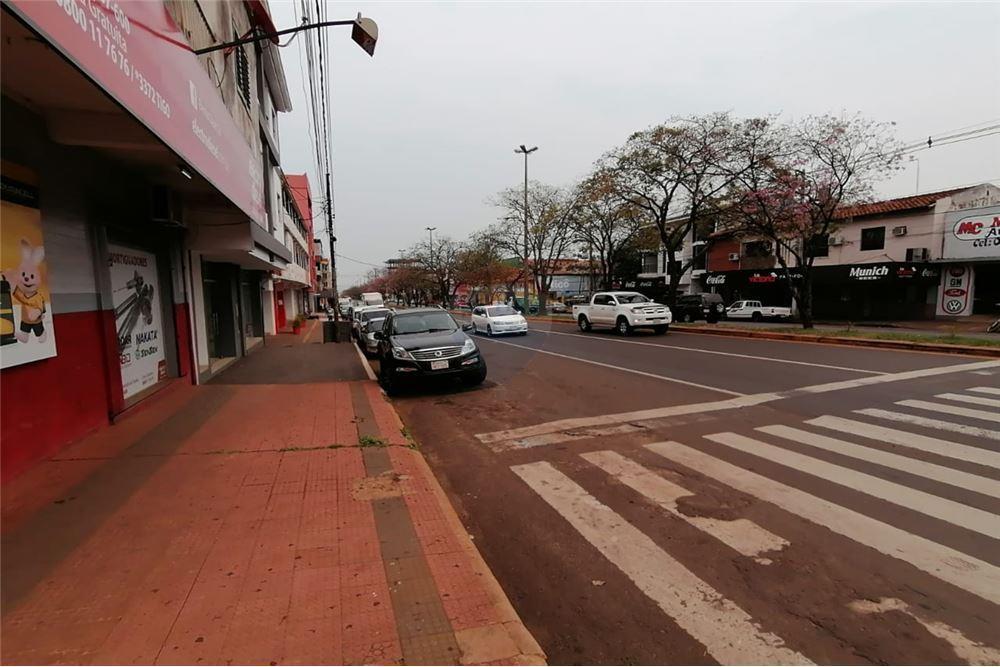 Vendo edificio en esquina sobre avenida Caballero 600 m2 de sup en Encarnación - Imagen 5