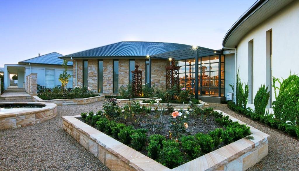 Sandstone Garden Edging in Ashmore - Image 7