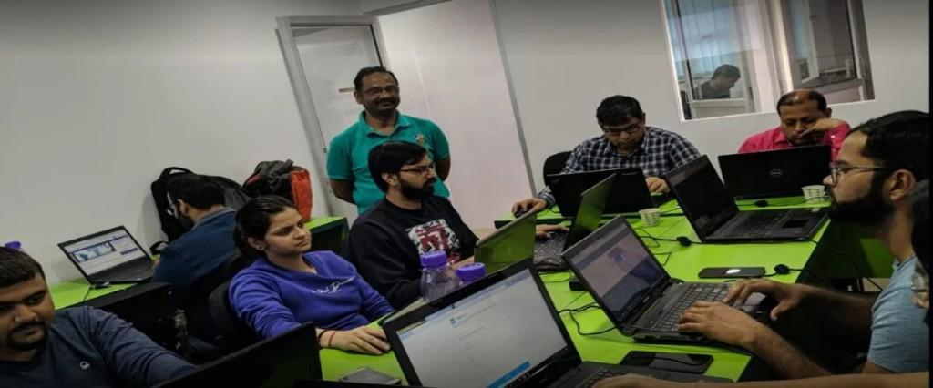 Website Development Course with Real Projects in Azamgarh - Image 1