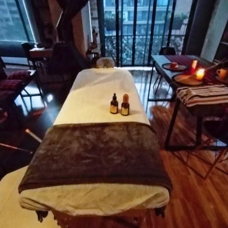 MASAJES TERAPEUTICOS A DOMICILIO EN CARACAS, CERTIFICADA en Caracas - Imagen 2