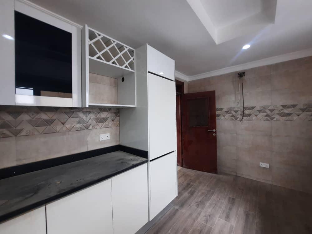 EXECUTIVE NEWLY BUILT APARTMENT AVAILABLE FOR RENT AT SAKUMONO in Ashiaman - Image 3
