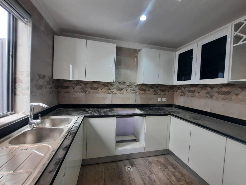 EXECUTIVE NEWLY BUILT APARTMENT AVAILABLE FOR RENT AT SAKUMONO in Ashiaman - Image 4