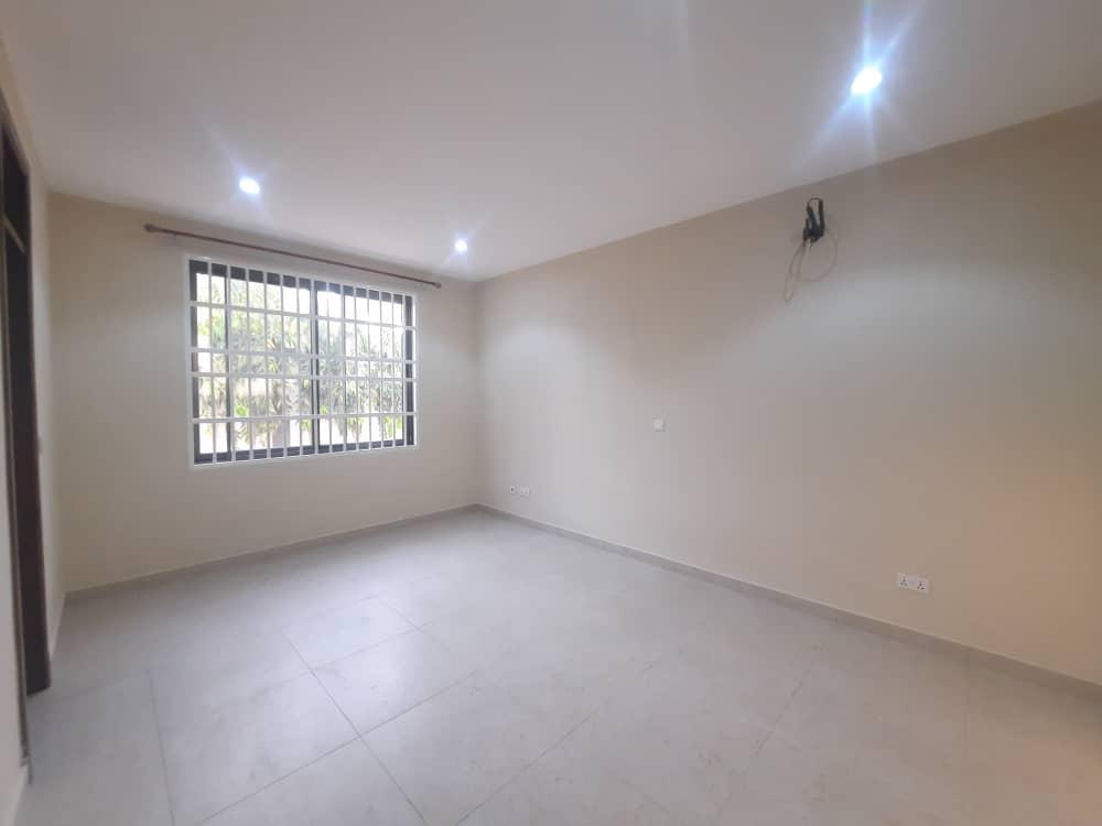 EXECUTIVE NEWLY BUILT APARTMENT AVAILABLE FOR RENT AT SAKUMONO in Ashiaman - Image 12