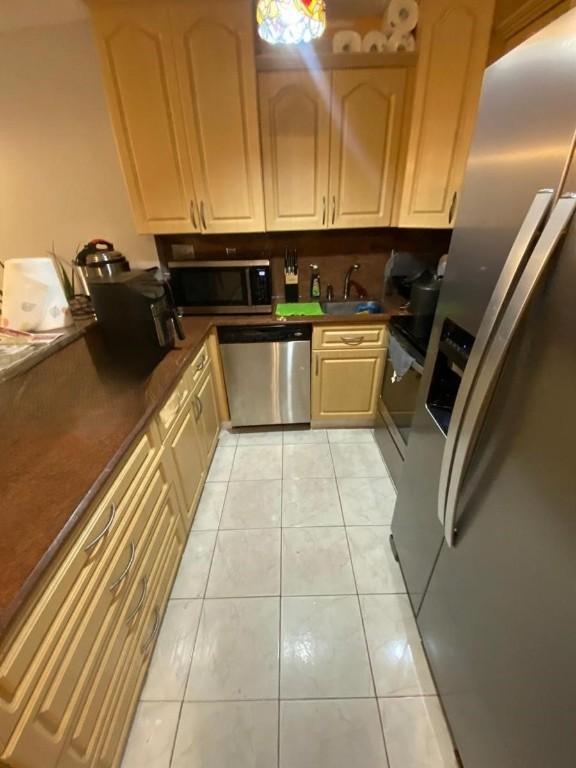 EXCELENTE PRECIO , APTO 3 CUARTOS Y 2 BANOS DISPONIBLE en Miramar - Imagen 2