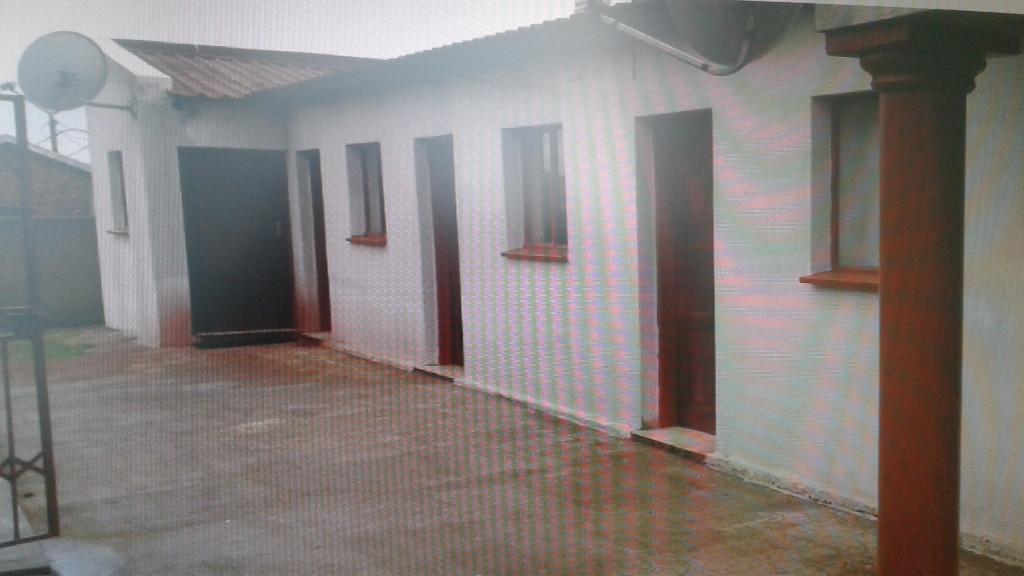 ROOM TO RENT IN THOKOZA R1600 in Katlehong - Image 1