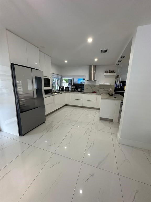 EXCELENTE PRECIO , CASA 3 CUARTOS Y 2 BANOS DISPONIBLE en Miramar - Imagen 5