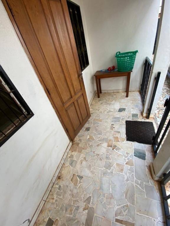 vaste duplex a biyemassi à Yaoundé - Photo 6
