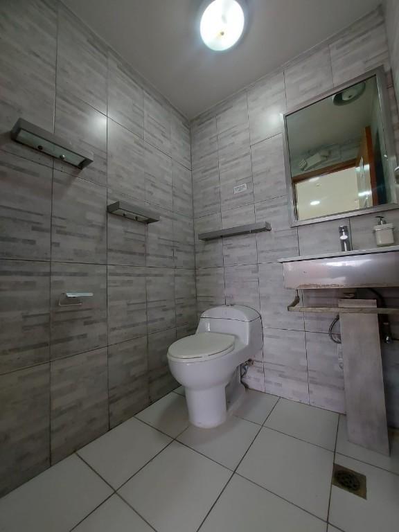 EN VENTA LOCAL PB - C C PLAZA MAYOR en Lecherías - Imagen 14