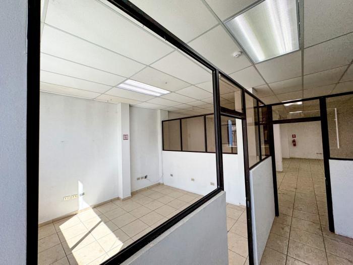 En venta o alquiler importante edificio en colonia medica en Rosario de Mora - Imagen 6