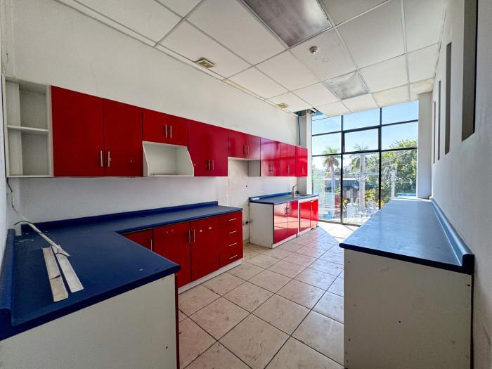 En venta o alquiler importante edificio en colonia medica en Rosario de Mora - Imagen 5