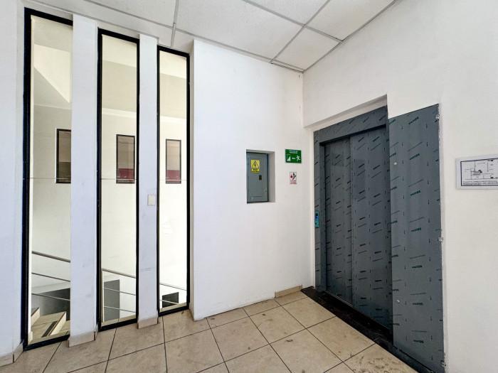 En venta o alquiler importante edificio en colonia medica en Rosario de Mora - Imagen 14
