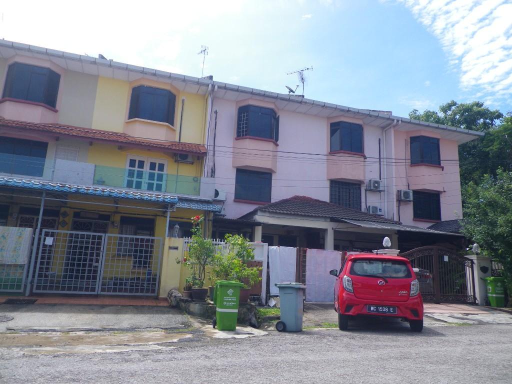 Kepong Taman Sri Bintang 3-sty Inter Terrace House For Sale in Setapak - Image 3