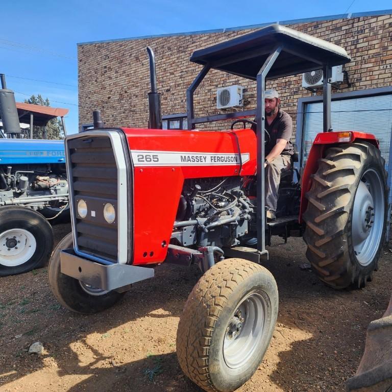 2WD Massey Ferguson 265 in Messina - Image 1