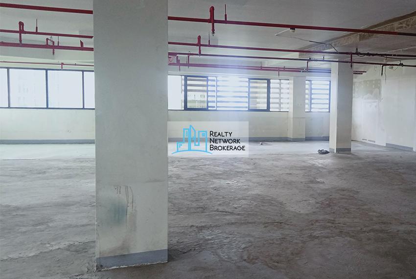 123 SqM Bare Shell Office Space For Rent in Lahug in Cebu City - Image 2