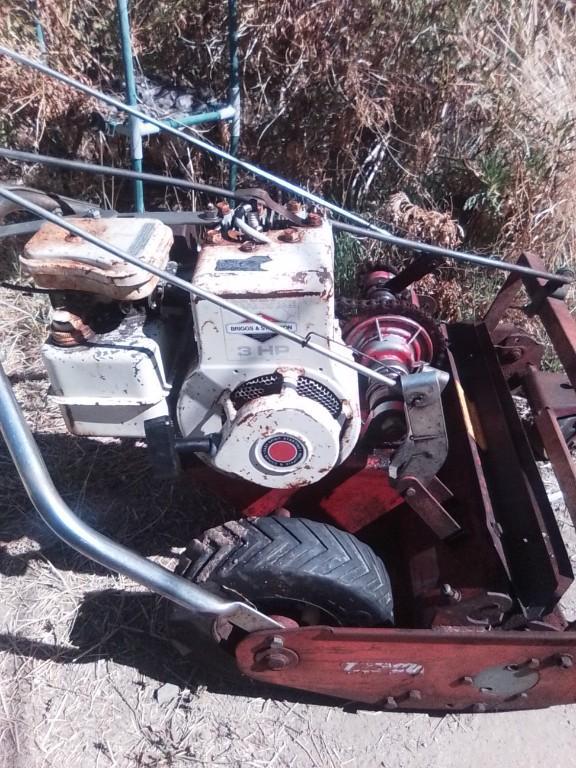 BRIGGS AND STRATTON 3HP LAWN MOWER. in Fresno - Image 1