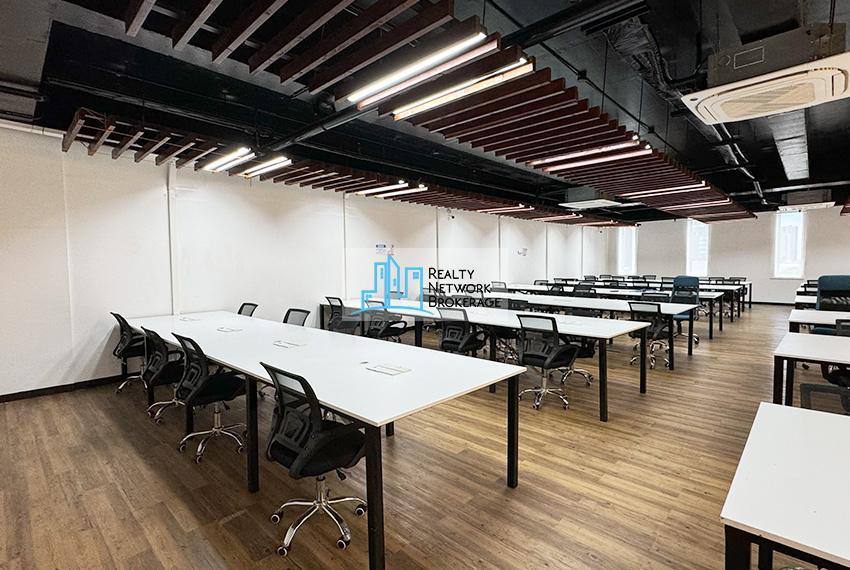 537 SqM Warm Shell Office Space For Rent in Cebu IT Park in Cebu City - Image 4