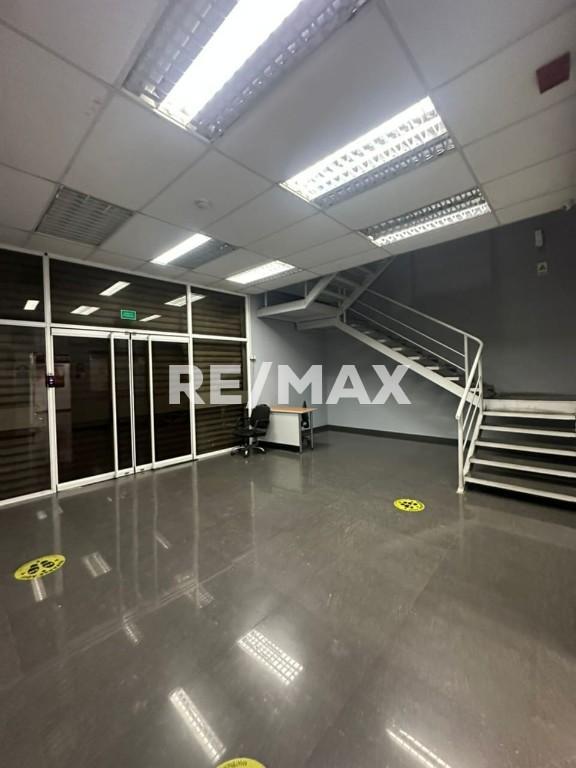 Local Con Galpón En Alquiler. Remax Millenium en Santa Rita - Imagen 2