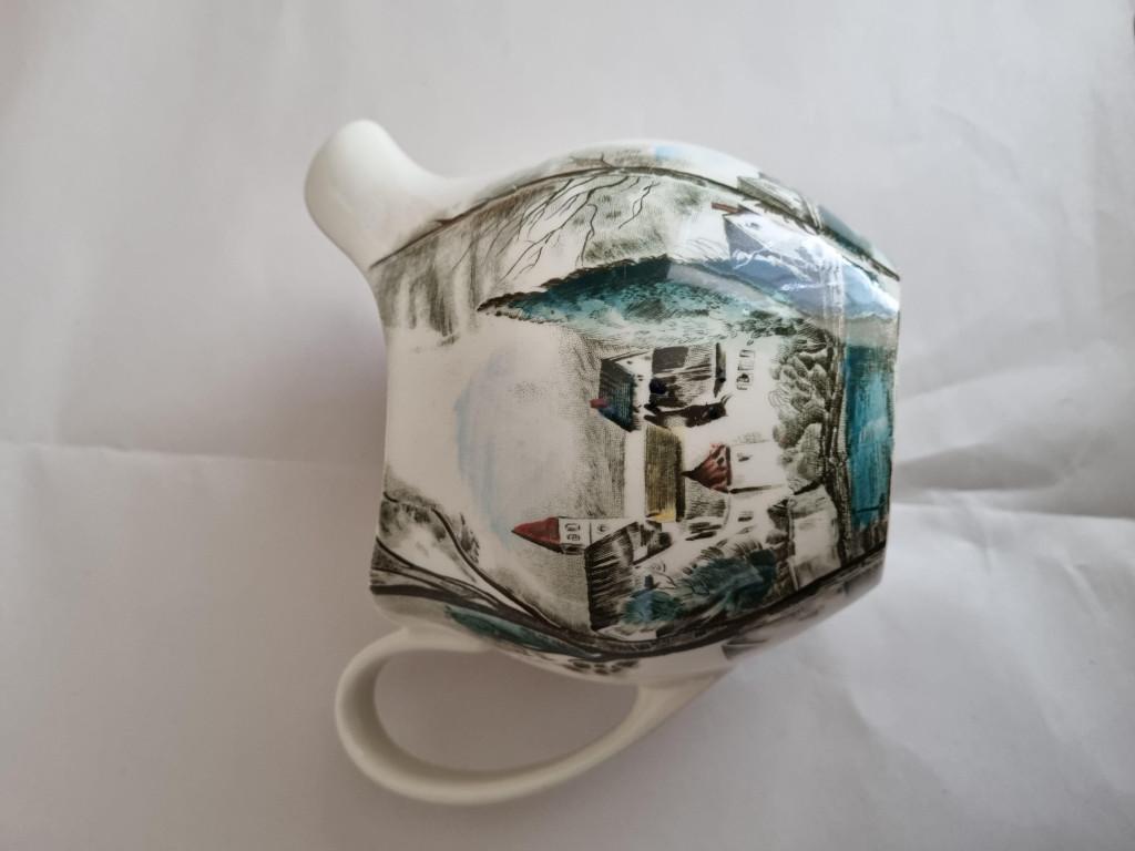 Ceramic Retro Jug in Auckland - Image 3