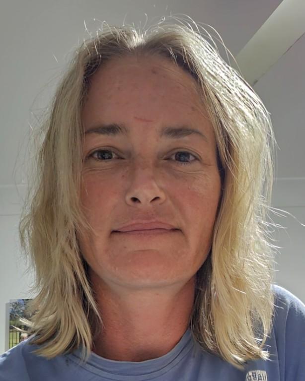 Lady looking for evening or weekend work in Bowen Hills - Image 1