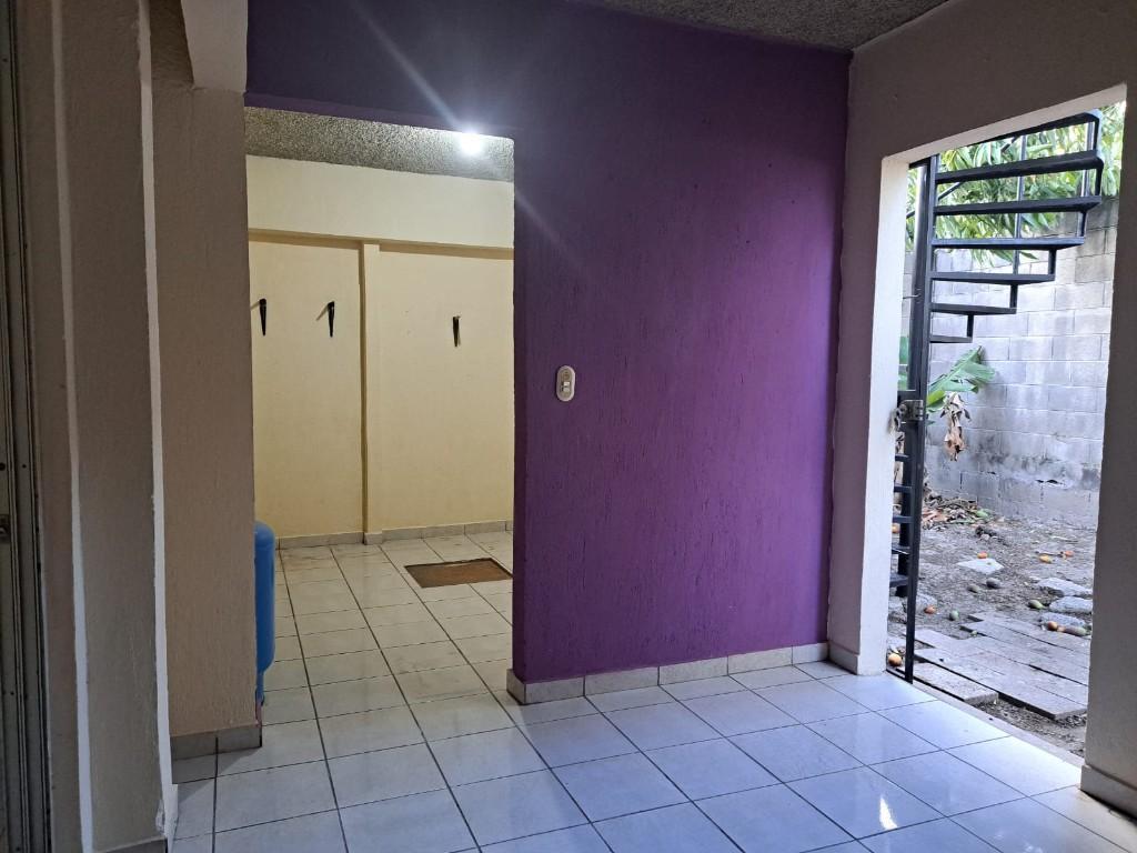 Bonita, fresca y amplia casa en Planes de Renderos en San José Villanueva - Imagen 10