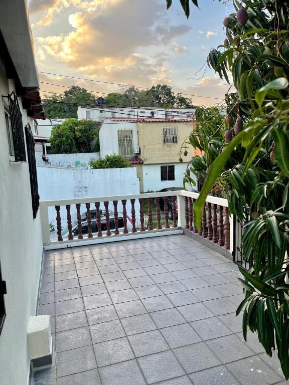 Bonita, fresca y amplia casa en Planes de Renderos en San José Villanueva - Imagen 16