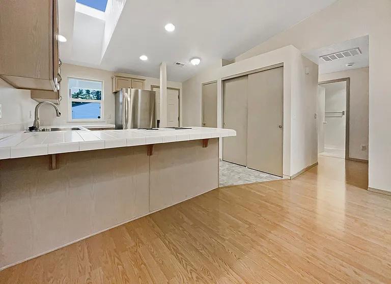 HOUSE FOR RENT/ FOR SALE (info in description) in Vancouver - Image 12