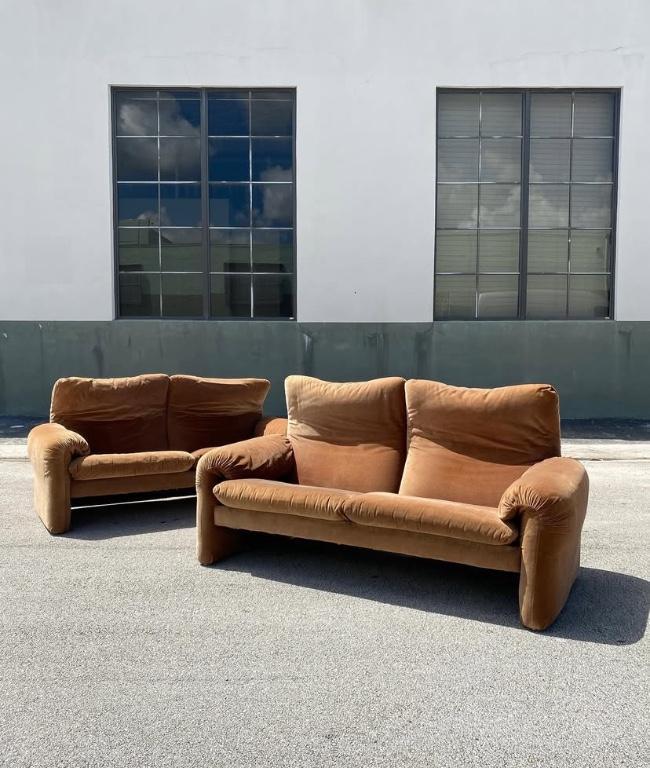 Maralunga style sofa in Clarksville - Image 4