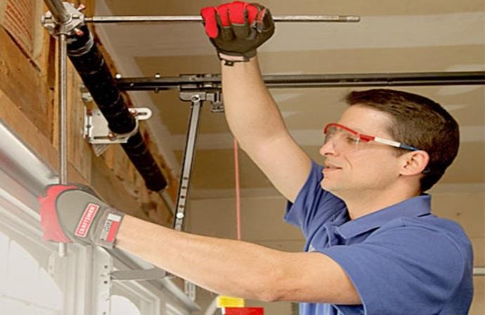 Premium Garage Door Repair In Los Angeles in Burbank - Image 1