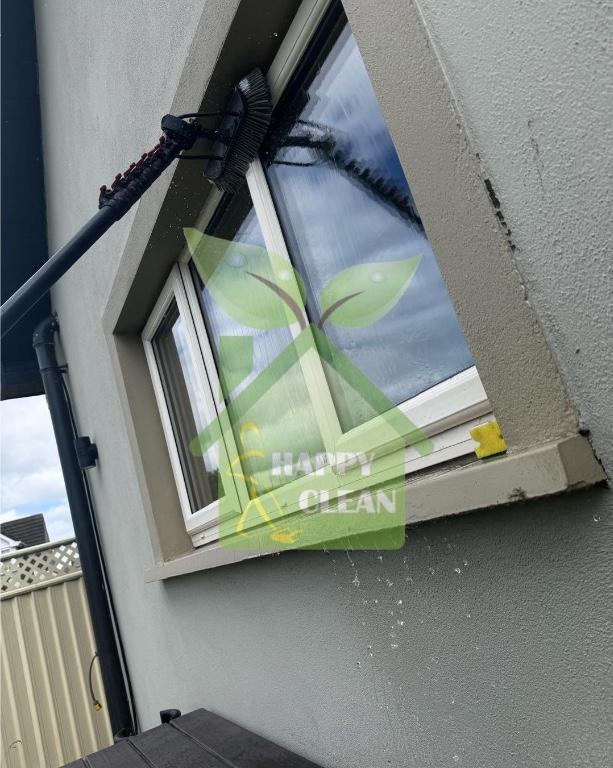 PROFESSIONAL WINDOW CLEANING in Dublin - Image 2