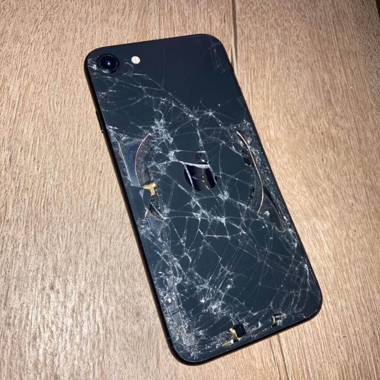 Used iPhone SE 2nd Generation in Brooklyn - Image 2