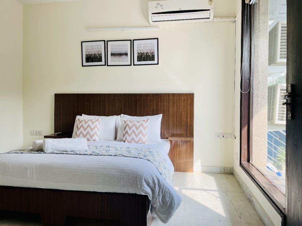 1304 Service Apartment in Bādshāhpur - Image 4