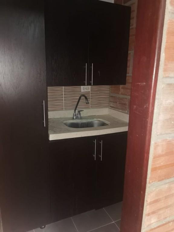 ARRIENDO BODEGA COMUNEROS en Floridablanca - Imagen 5