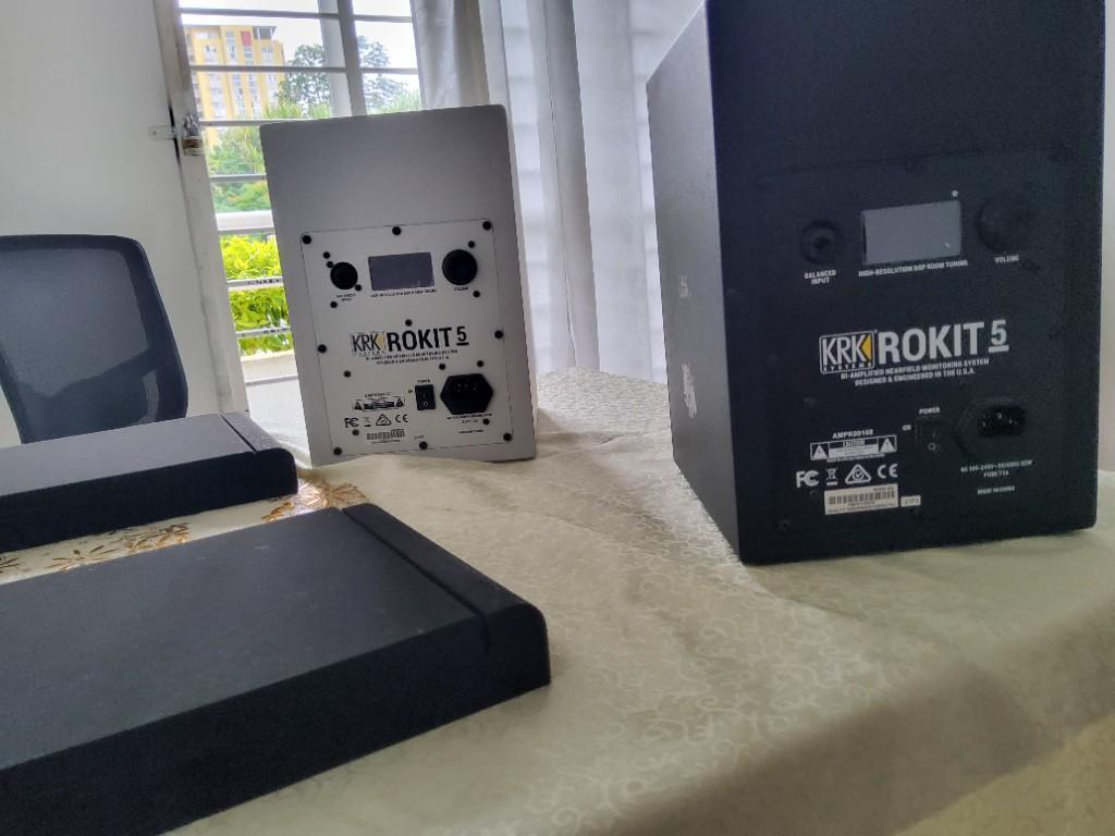 PAR DE MONITORES DE ESTUDIO KRK ROKIT5 ( RP5 - G4 ) 5 BI-AMPLIF en Dos Quebradas - Imagen 2